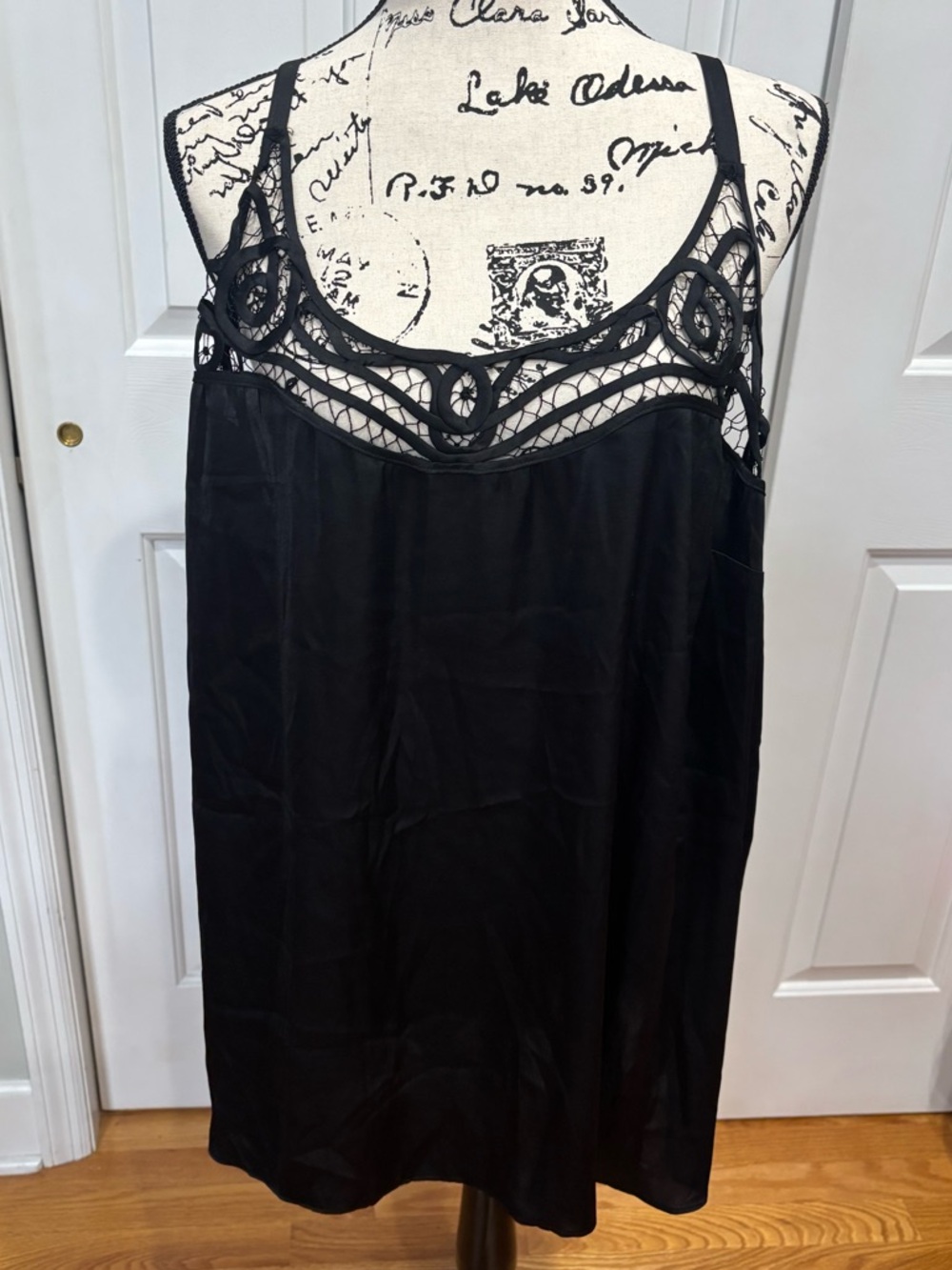 Torrid Sophie black Satin Tank Top - Size 4X - NWT